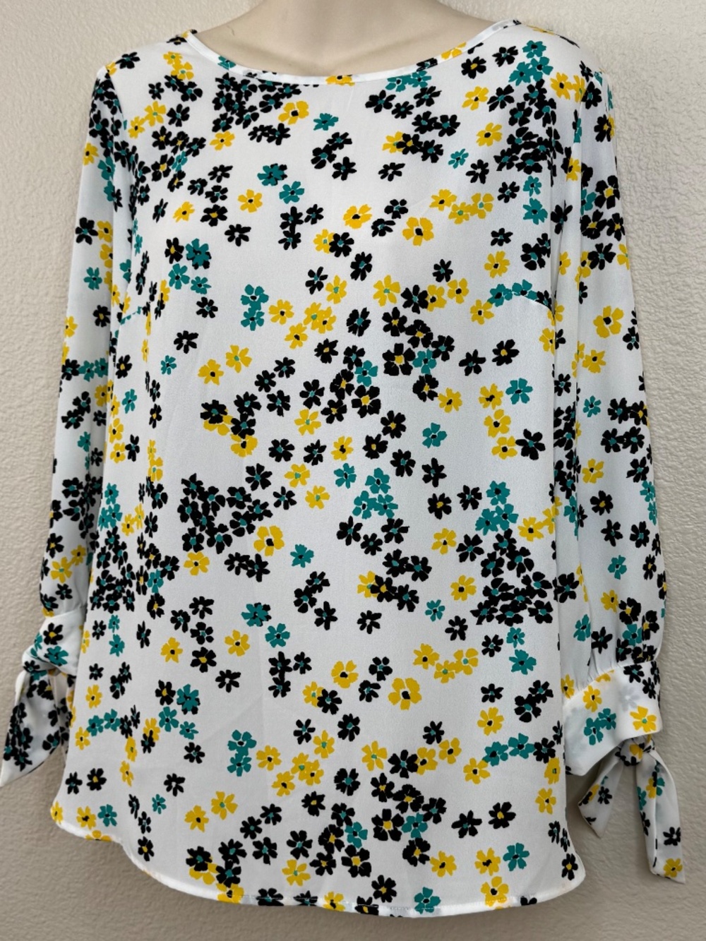 Nine West Floral Blouse M White Teal Yellow Black Tie Cuff 3/4 Sleeves Keyhole